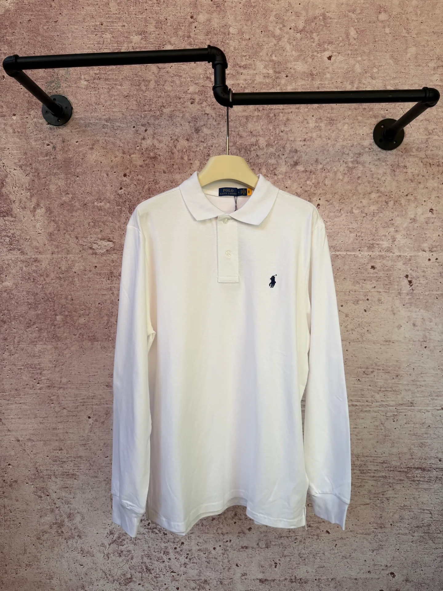 P200 Ralph Lauren classic unisex pony logo pique polo long sleeves, the original version is the same 250g pure cotton pique fabric, there is no difference in the overall style and craftsmanship, it is simple and lazy to wear alone, and the old money style polo collar is the first choice for autumn.